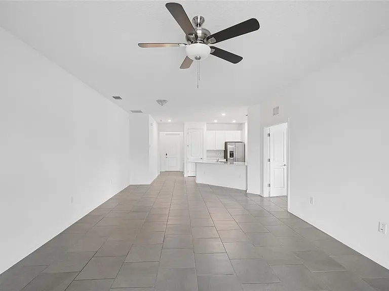 363 Loch Ct — Photo 6