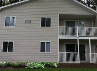 223 Thoreau Cir APT C, Yorktown, VA 23693