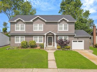 49 Ronni Dr, East Meadow, NY 11554