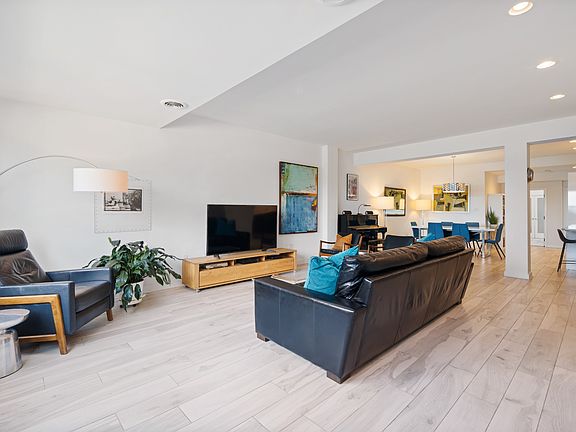 5th image of 44 Bay St #Q1e