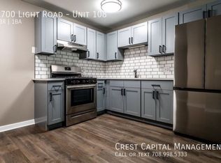 1300 Light Rd #102, Oswego, IL 60543