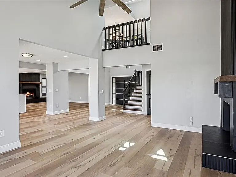 769 Kingston Ct — Photo 9