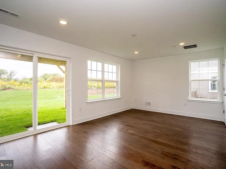 126 Ada Hightower Ave — Photo 2