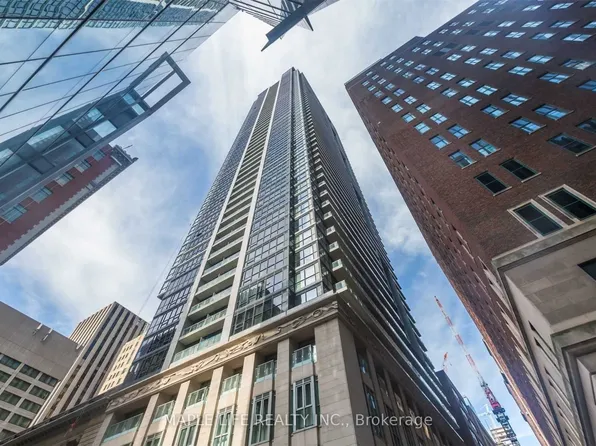70 Temperance St #1707, Toronto, ON M5H 0B1