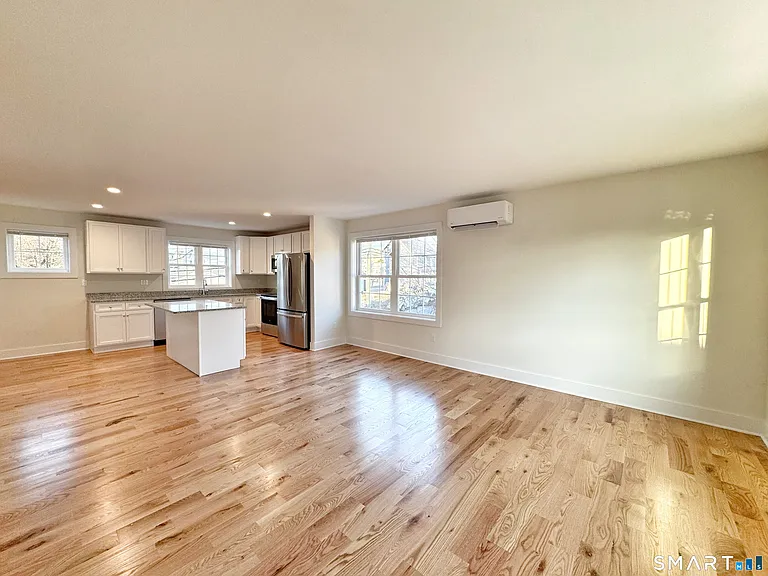 5 Phillips St #B4 — Photo 4