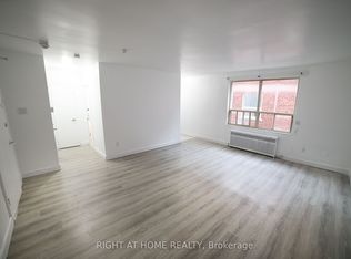 896 Eglinton Ave E #203, Toronto, ON M4G 2L2
