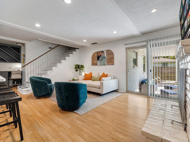2644 Lakeland Dr — Photo 9