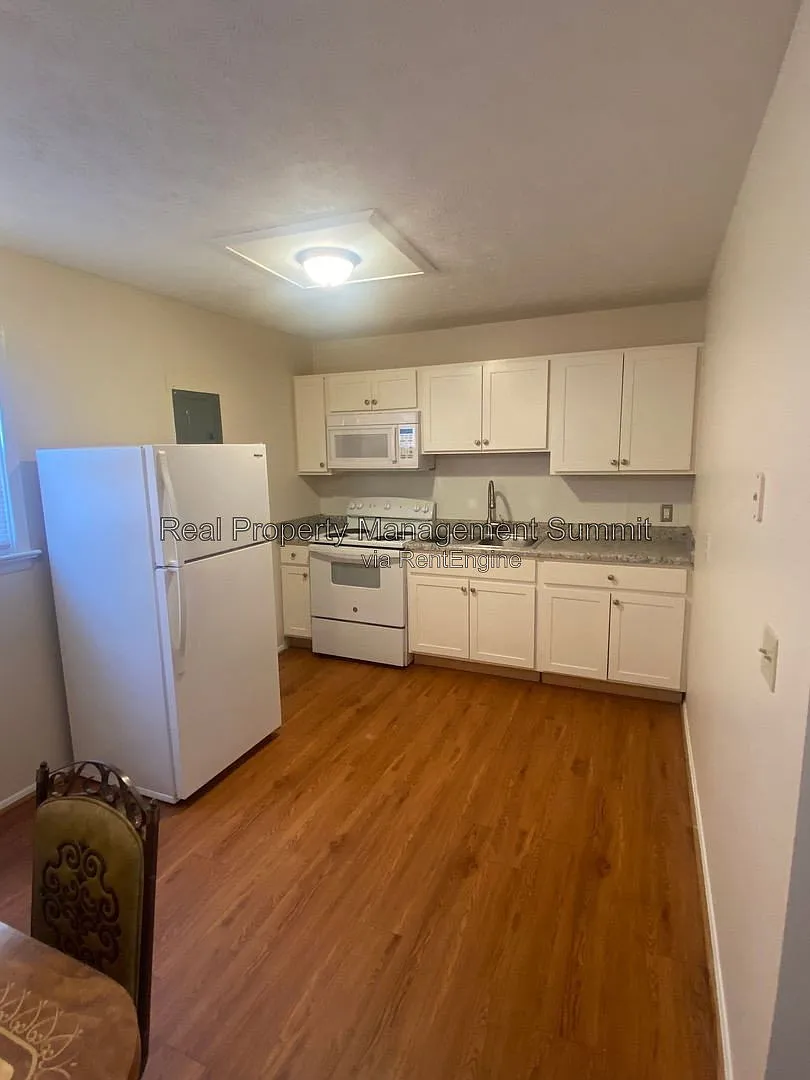 2 bed, 1.0 bath, 768 sqft, $1,200 — Photo 4