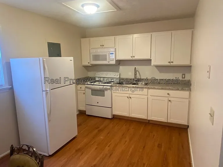 457 Steeles Fort Rd #8 — Photo 4