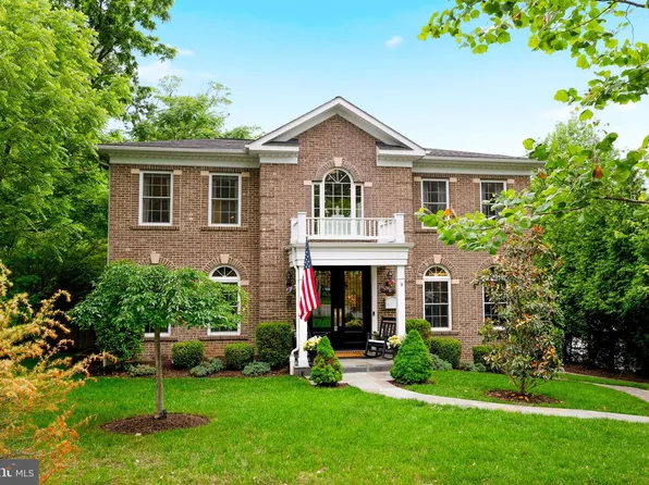 9 Cockrell St, Alexandria, VA 22304