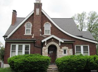 8358 Racquet Dr, Saint Louis, MO 63121