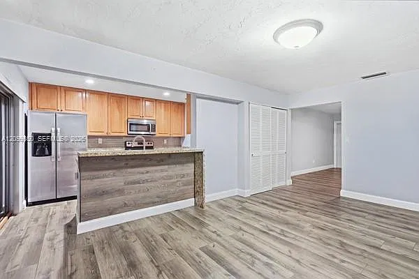 3 bed, 1225 sqft, $2,900 — Photo 3