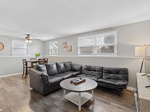 2nd image of 2 Country Ln APT 1