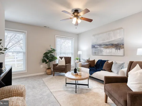 11501 Laurelwalk Dr, Laurel, MD 20708