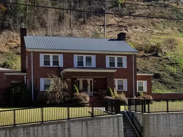 21304 Riverside Dr, Grundy, VA 24614