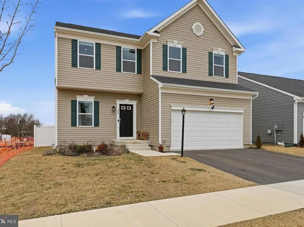 124 Huntwellwest Blvd, Ranson, WV 25438