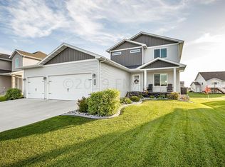 4992 44th St S, Fargo, ND 58104