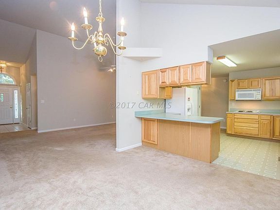 49 Beaconhill DR to breakfast room