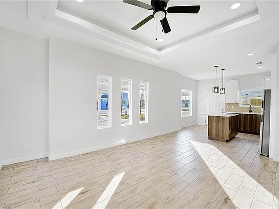 4th image of 5700 Northwestern Ave #3
