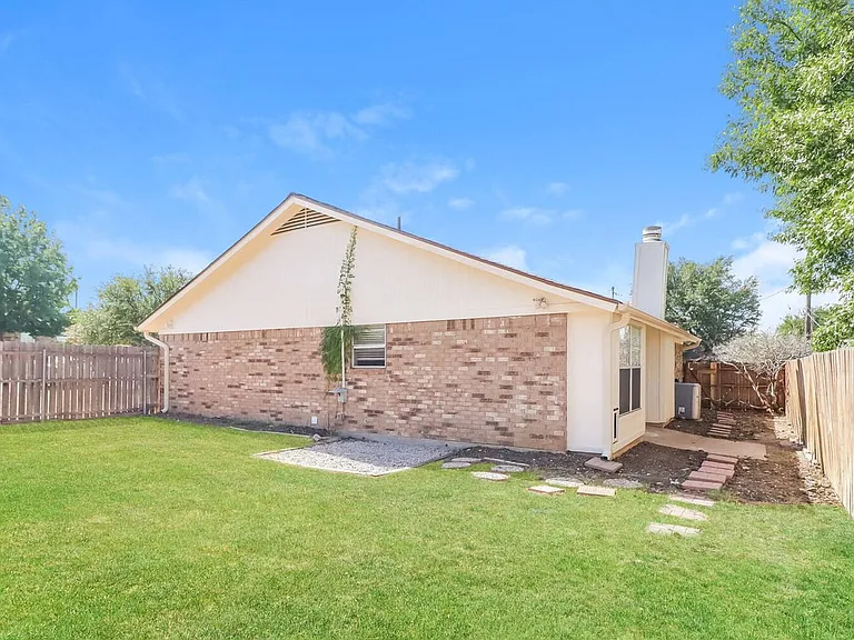 6001 Old Mill Ct — Photo 16