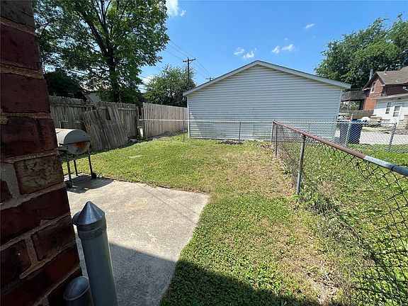 3rd image of 2138 Delmar Ave