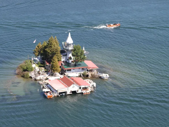 1360 S Dollar Is, Cedarville, MI 49719