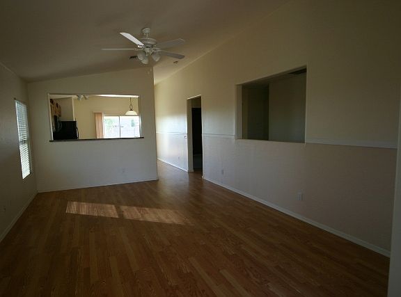 4th image of 27948 N Iron Ave