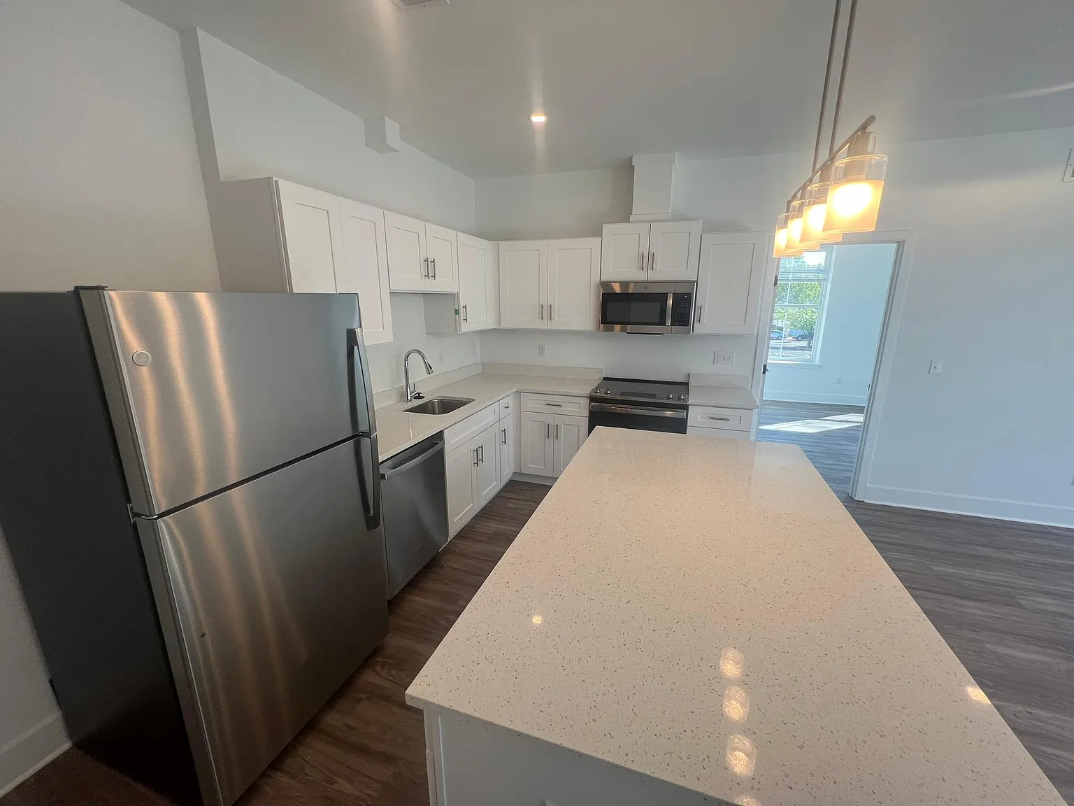 2 bed, 1125 sqft, $2,249 — Photo 3