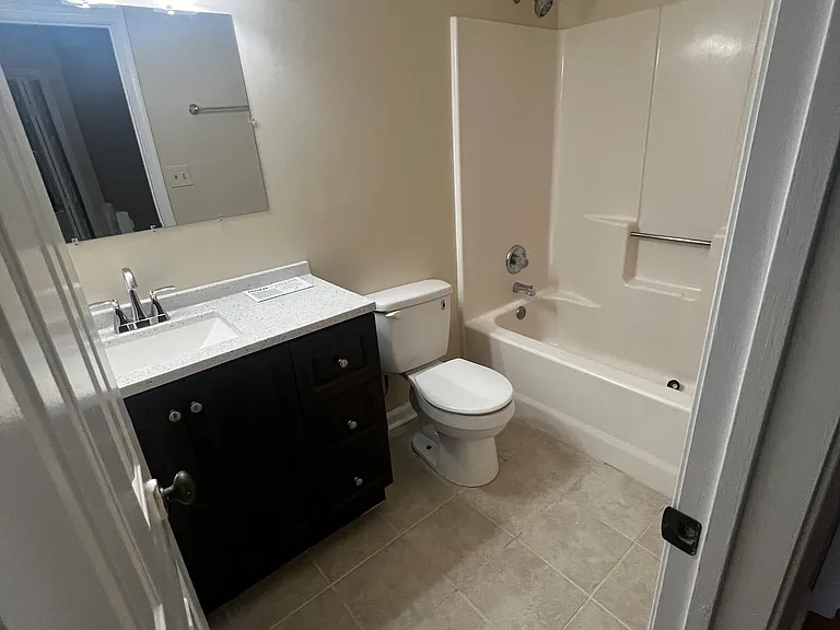 3904 Roebling Ln — Photo 7