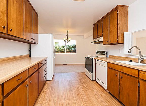 3rd image of 29 Dexter Ave