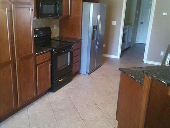 5th image of 2352 N Kenswick Ave
