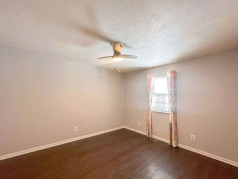 1326 S Elizabeth St — Photo 13