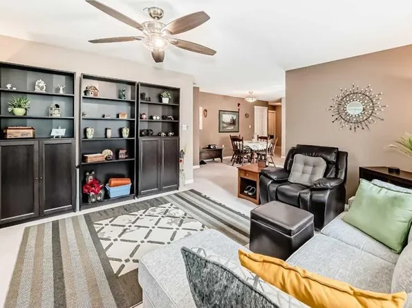 6800 Hunterview Dr NW #116, Calgary, AB T2K 6K5