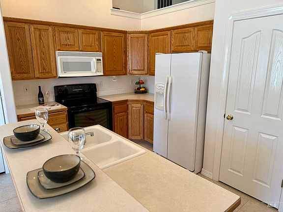 3rd image of 2601 Manchester Dr