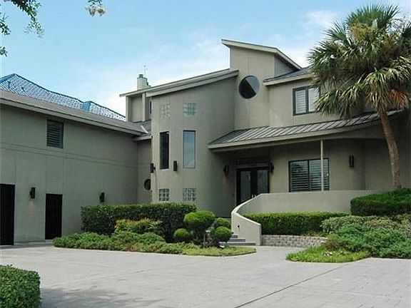 3rd image of 2206 Twin Oaks Blvd