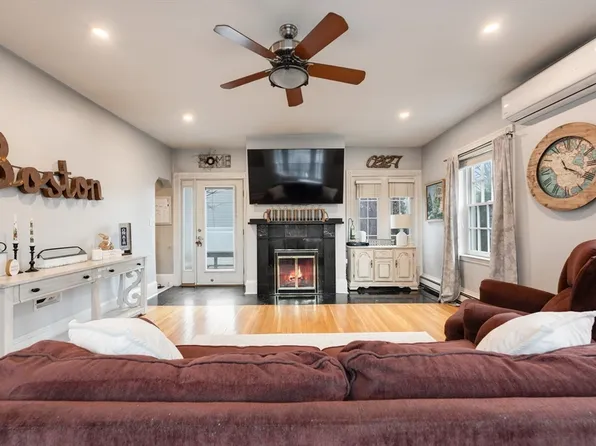 13-15 Everett St #1, Dorchester, MA 02122