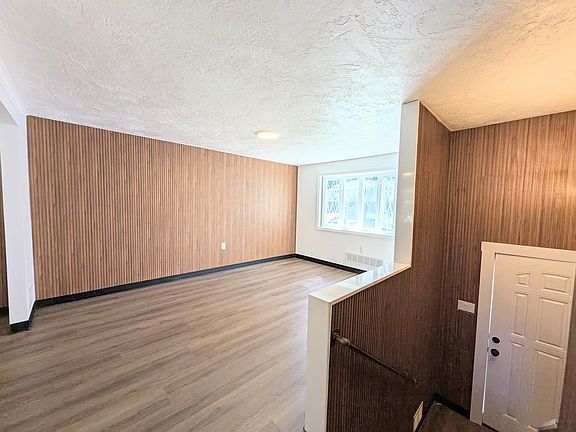 4th image of 3792 Chartiers Ave