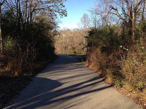 4th image of 775 S County Road 50 E