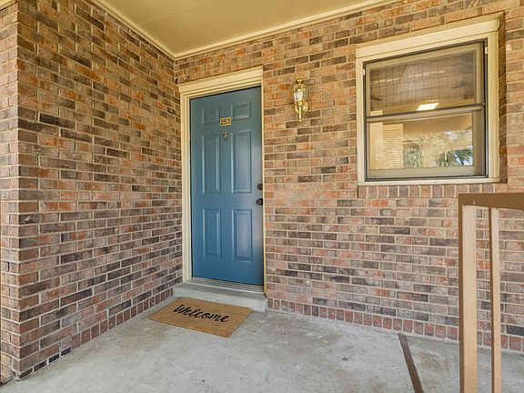 5th image of 253 Westfield Dr