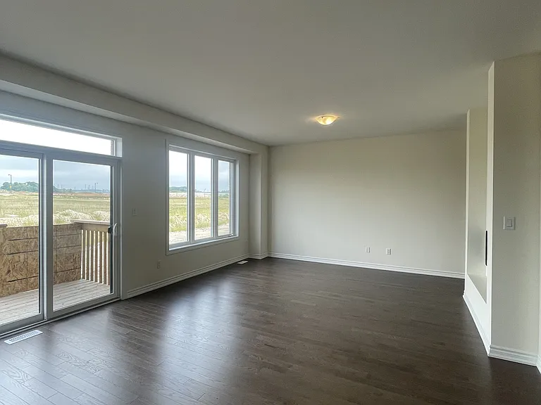 913 Rexton Dr — Photo 38
