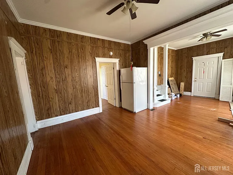 151 N Broadway — Photo 8