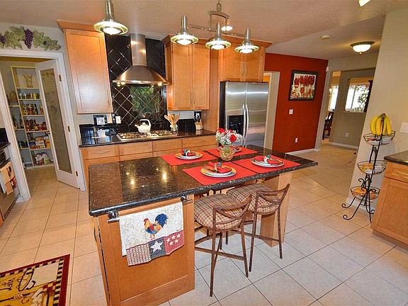 4th image of 24051 Quinn Ln