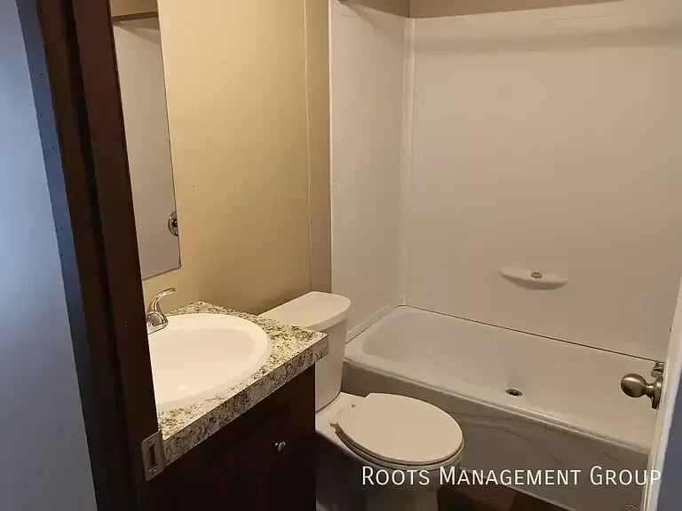 15 Locust St #15 — Photo 12