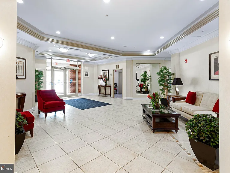 4480 Market Commons Dr #405 — Photo 5