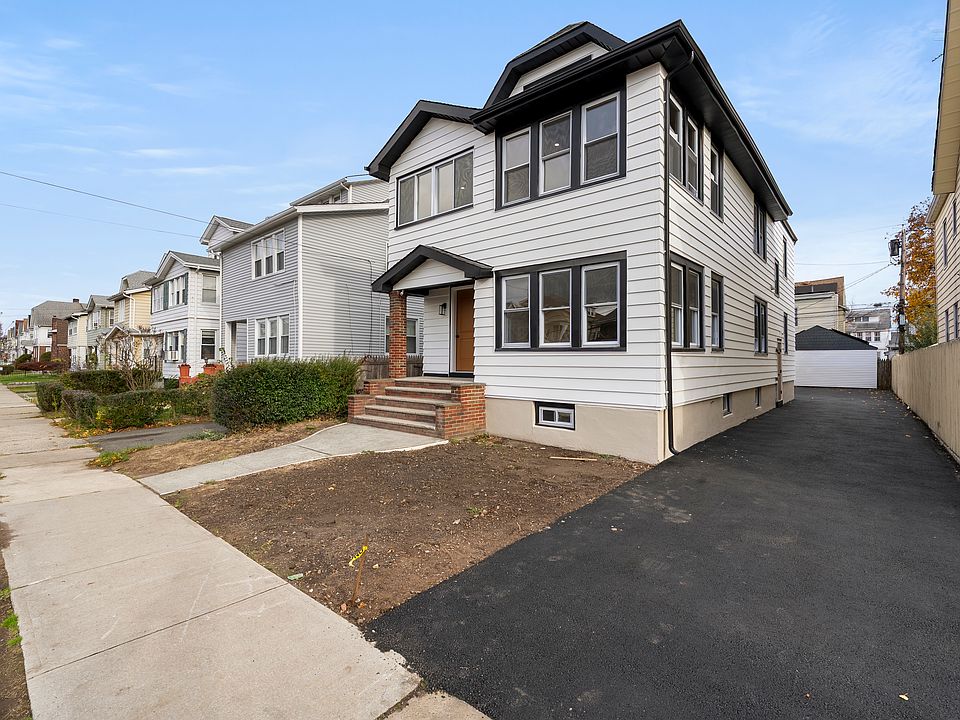 1st image of 218 Ampere Pkwy #1