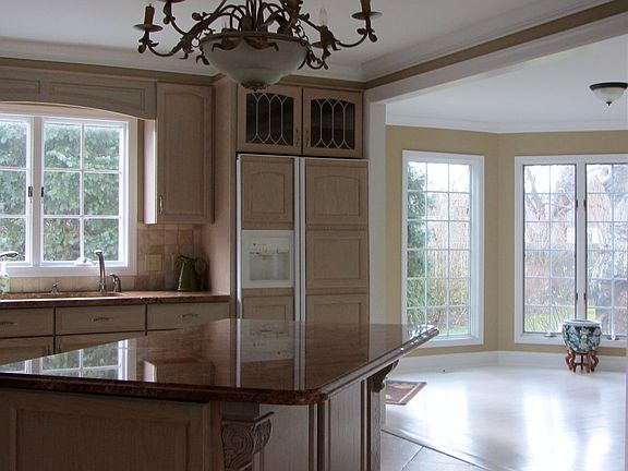 wine fridge, 5 burner stove,