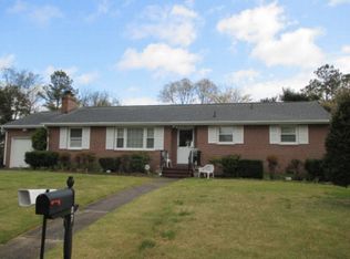 107 Winston Ave, Colonial Heights, VA 23834