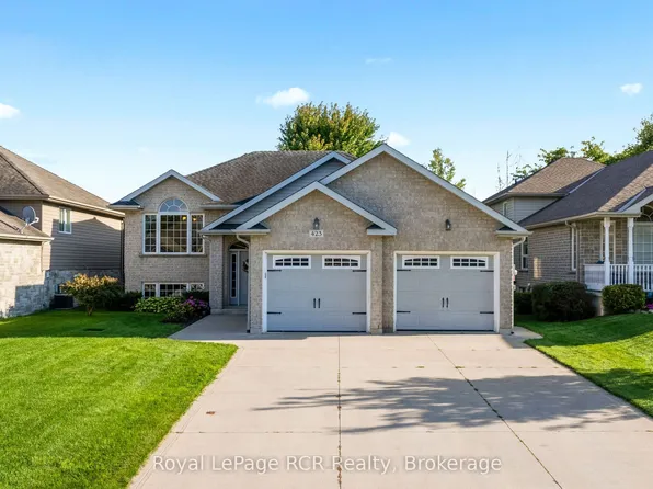 423 1st St SW, Georgian Bluffs, ON N4K 6Z7