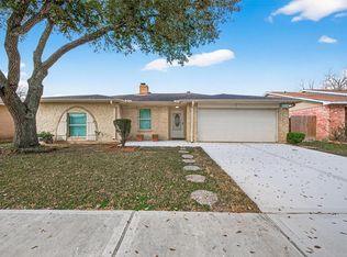 10006 Towne Tower Ln, Sugar Land, TX 77498