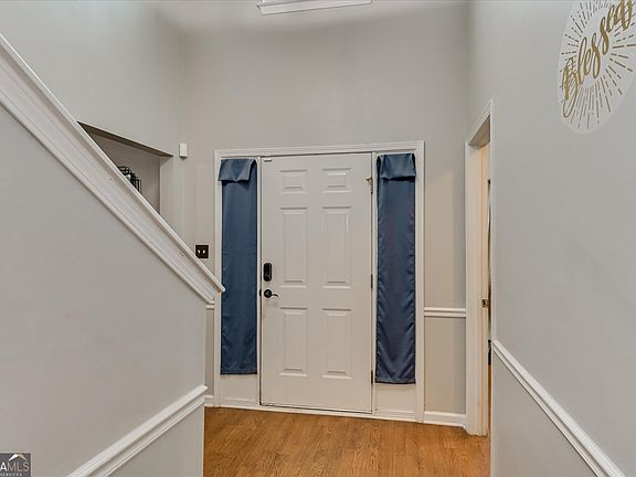 3rd image of 122 Dozier Dr